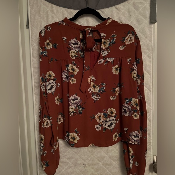 LIKE NEW 21 Contemporary Tie Back Floral Blouse - Picture 3 of 8